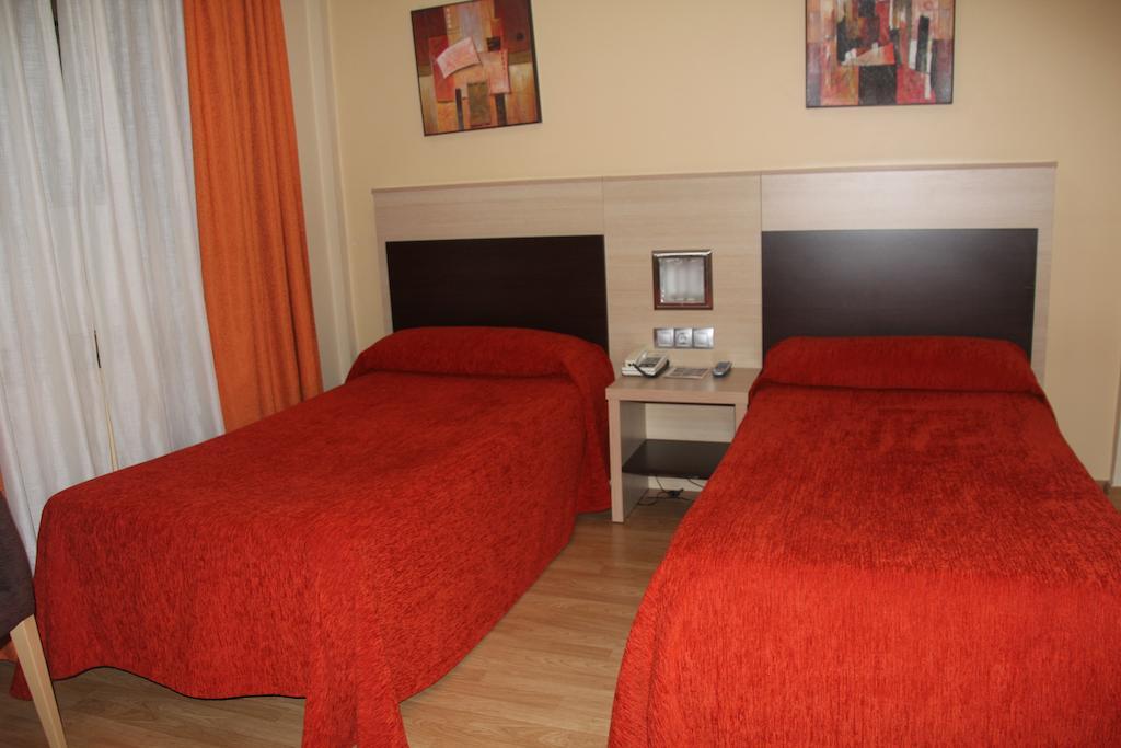 Hotel Avenida Pontevedra Zimmer foto
